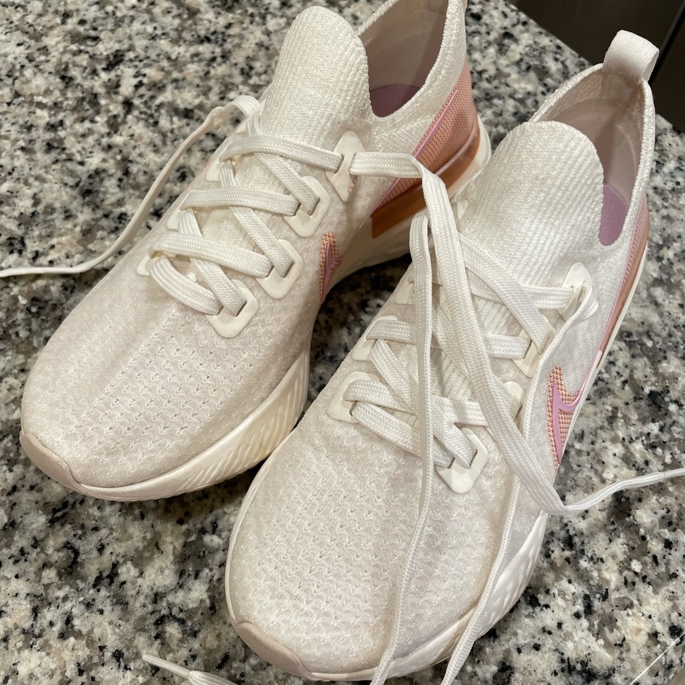 Nike Infinity React-Rose Gold